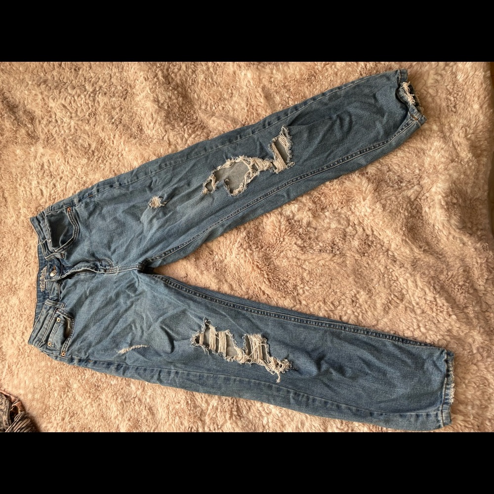 Wild fable mom jeans. Size 4. Good condition.